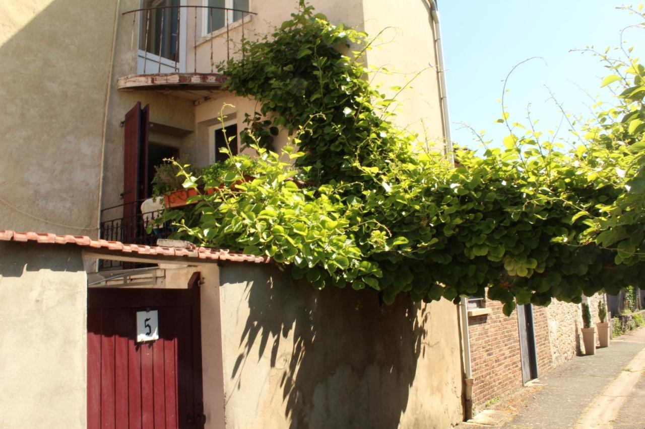 Gite Ancien Relais De Saint-Jacques La Roche-Guyon Ngoại thất bức ảnh